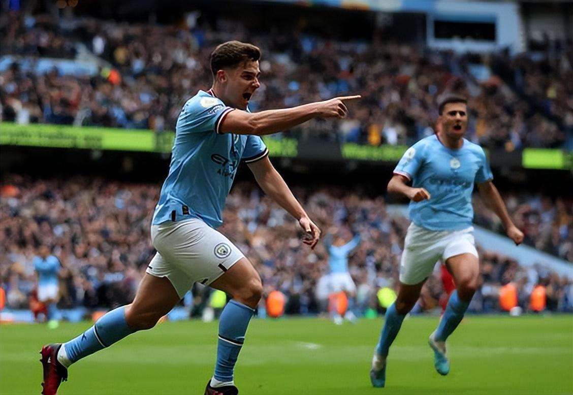 尤文官方：弗朗西斯科-孔塞桑当选队内10月最佳球员