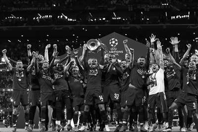 严重失准！CBA选秀状元杨曦皓14投1中贡献2分8个篮板