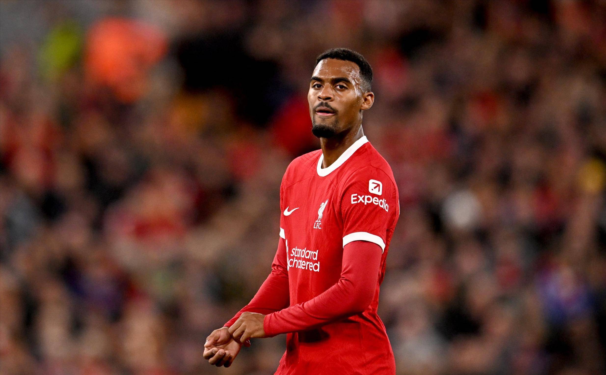 北青：U18男足先和上海当地球队热身；2支国少也有望本月集训（北青：U18国青先与沪上球队热身，两支国少有望本月集训）