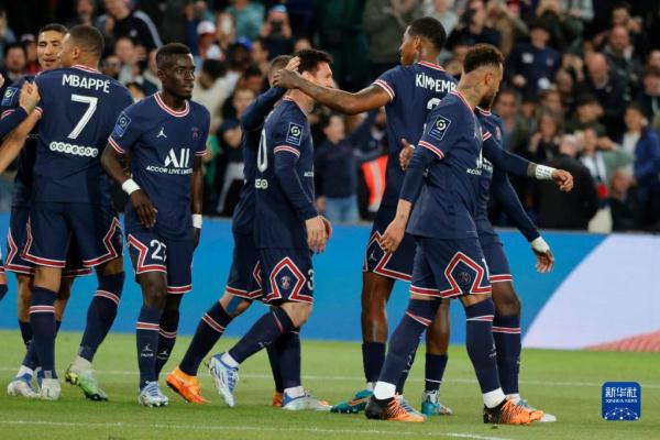 球迷：这停球我学不了