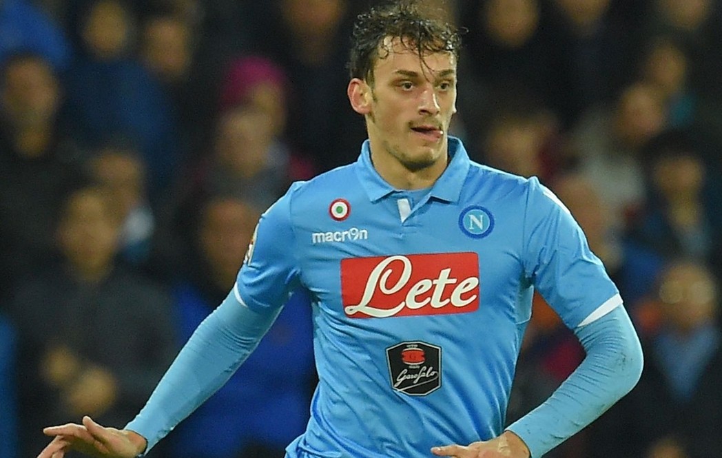 姆伯莫不想让曼联和喀麦隆起冲突，决定让二者商讨回国时间