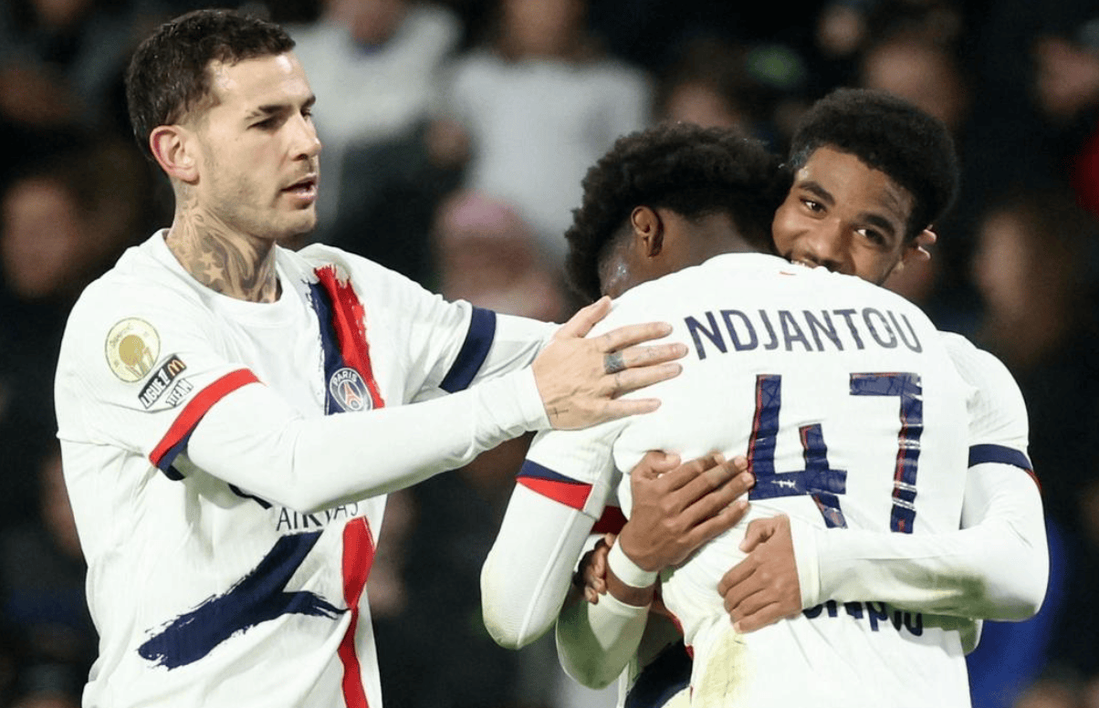 全北现代队长朴镇燮将加盟浙江队，补强后防，提升球队竞争力。